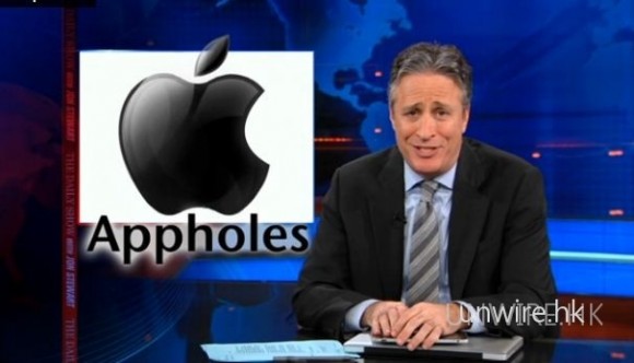 超好笑!Jon Stewart 為 Gizmodo 出頭，節目中大力恥笑 Apple