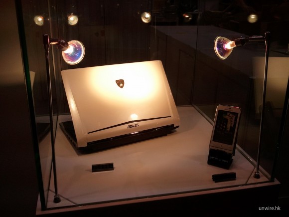 駛入會展!! ASUS EeePC x Lamborghini