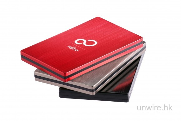 金屬感靚仔 USB 3.0 外置硬碟 – Fujitsu SaveSmart