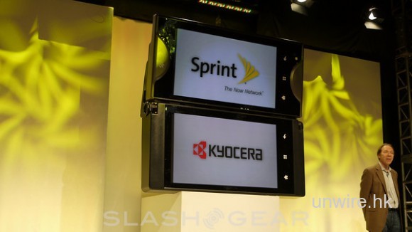 美國電訊商Sprint正式推出雙螢幕Android智能手機