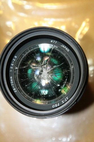 得罪女人?五支 Nikon 鏡皇一怒全碎!