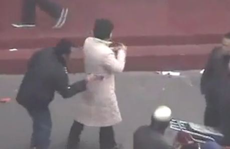 【強國奇人異士】 小偷用筷子偷手機