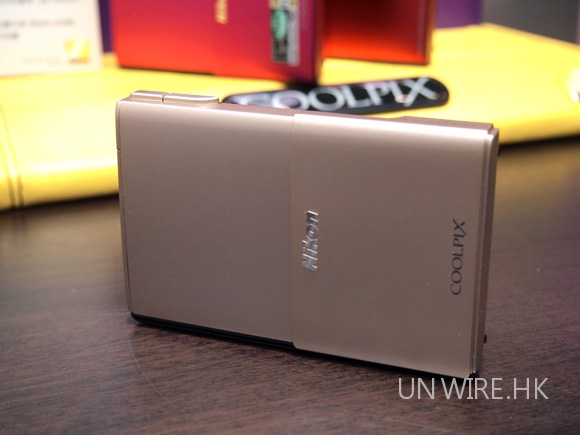 身輕如燕 – Nikon Coolpix S100