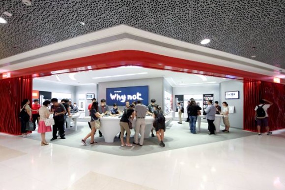 [生意頭腦] 數碼通 IFC 請食蘋果批