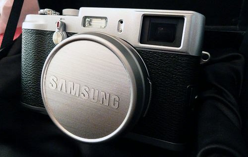 Samsung 參戰? 大玩復古 DC 對抗 x100 – Samsung Retro R1