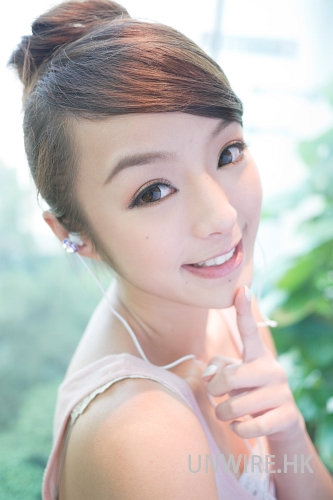 女士專利! $220 買 Swarovski 水晶靚聲耳機