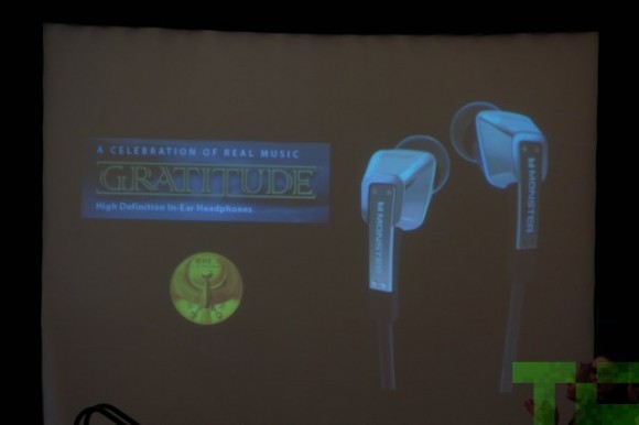 Monster 新耳機全是 crossover