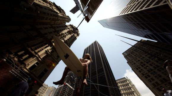 比仆街騎呢，攝影師鬧市影滑浪