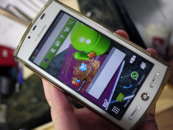 [Android] 把你的相機變成 Wallpaper！Tap 兩下就可以影相