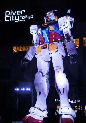 東京台場 2012 新商場今日開幕   展出幻彩詠高達