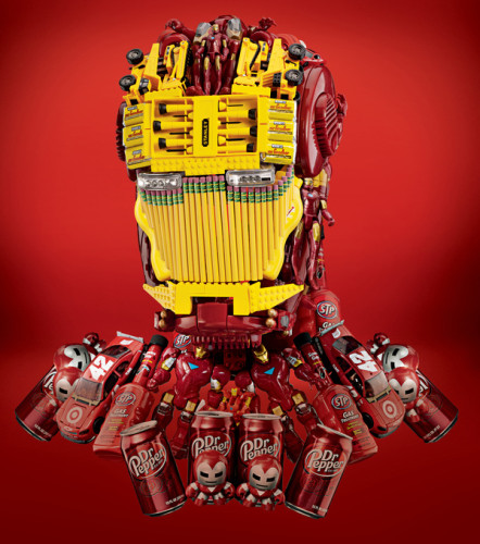 用身邊物品砌出來的《復仇者聯盟》