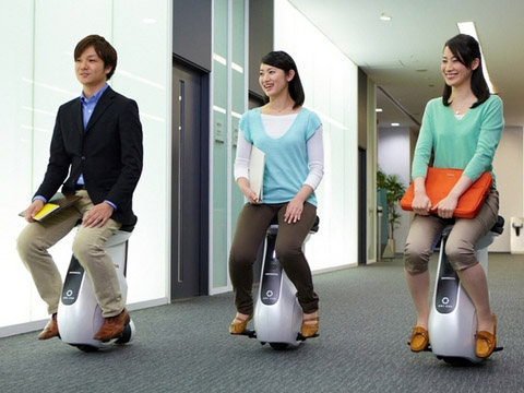 懶得行路？本田推出室內代步機