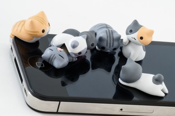 超可愛貓咪耳筒插  500Yen 入手！