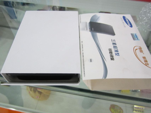 [強國昆人技] 山寨 Samsung 500GB 隨身硬碟? 原來是 USB 手指 + 廢鐵