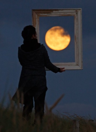 「觸得到」的月亮