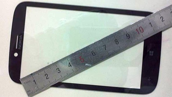 Nokia WP8手機面板外洩