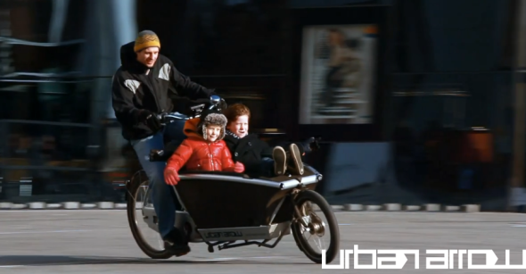 電動單車，載貨又載 B