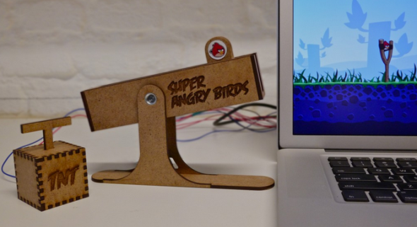 超有創意現實發射 Angry Birds 控制器