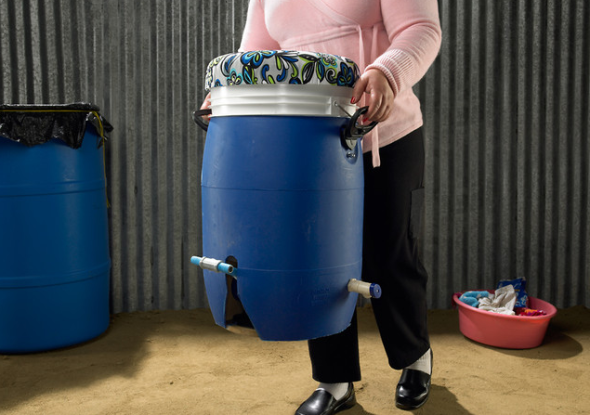 又係椅又係人肉洗衣機 – GiraDora