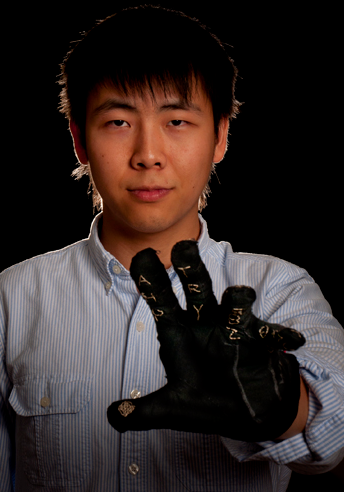 Gauntlet – 可以戴上手的鍵盤，單手打字好容易