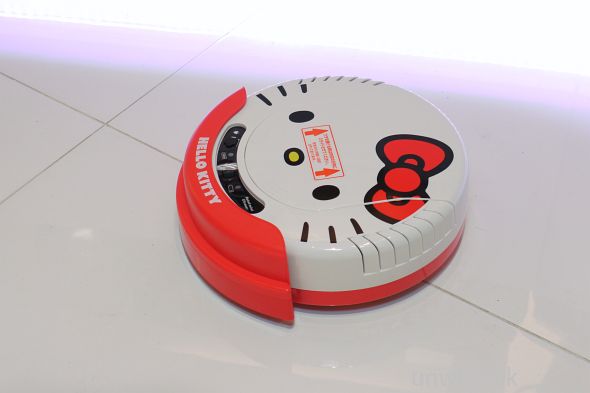 Hello Kitty 全自動吸塵機械人 – 懶人必備！自動幫全屋徹底吸塵