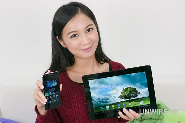 【真機實試】電量足一天．手機可變平板 : 香港行貨 Asus Padfone 2