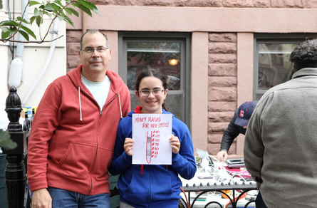 11 歲少女開設臨時網吧做善事