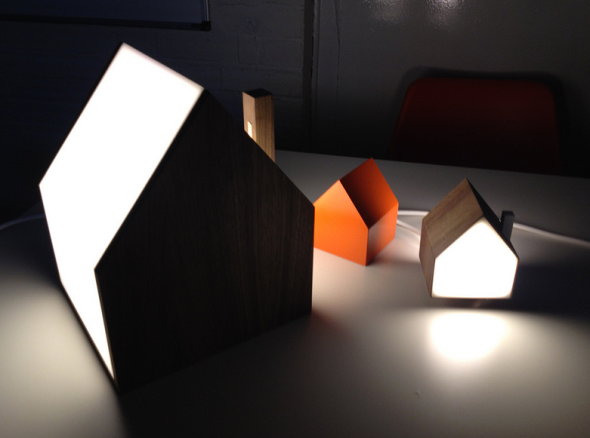 Good Night Lamp 照亮一家人，幫你向身在異地的家人報平安