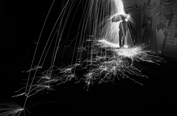 不玩 Light Painting，玩 Light Raining