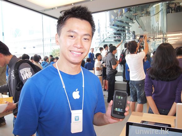 爆玻璃不絕望，Apple Store 有機免費更換