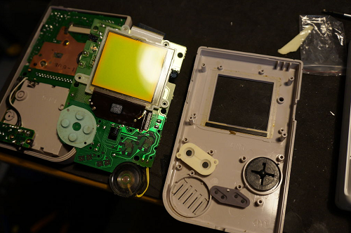 借「屍」還魂令 Gameboy 復活！