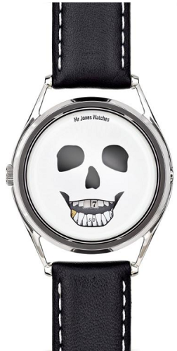 陰笑報時笑裡藏「字」手錶