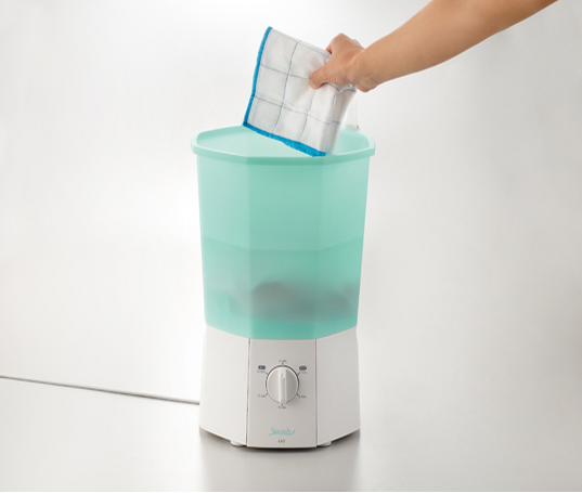 哈比人的洗衣機？如攪拌機大的迷你洗衣機