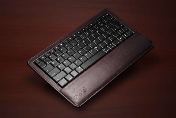 支援 Android、iOS、全人手車邊製造！貴氣 BLUEi Bluetooth Leather Keyboard