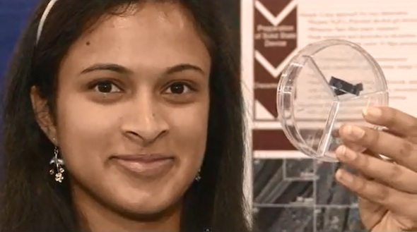 20 秒手機充滿電！美女高中生研發超級電容