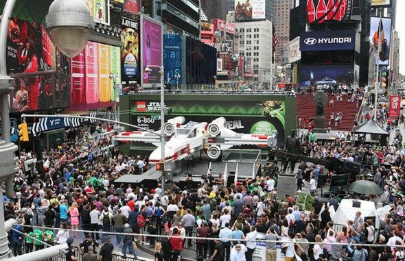 1:1 X-Wing 戰機 Lego! 創最大 Lego 世界紀錄