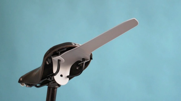 隨時摺！單車泥擋可收於座墊下