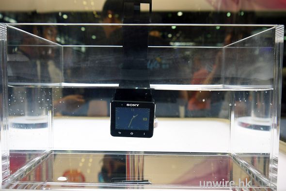 智能錶都防水！Sony 第 2 代 SmartWatch 登場