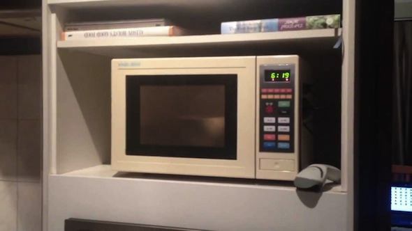 Raspberry Pi 電腦改裝．微波爐都可聲控