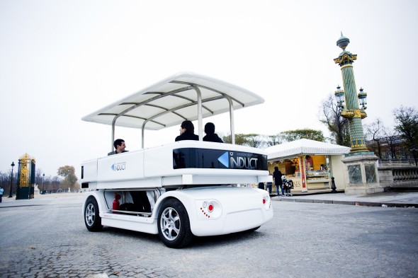 自動充電、無人駕駛電動 Shuttle Bus