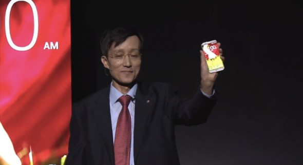 5 大顛覆 Smartphone 傳統設計．LG G2 正式發佈