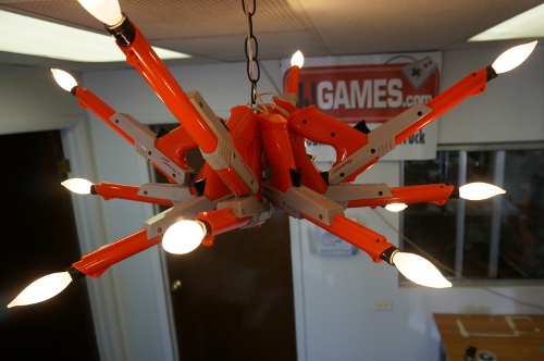 經典重生！紅白機光線槍變天花吊燈