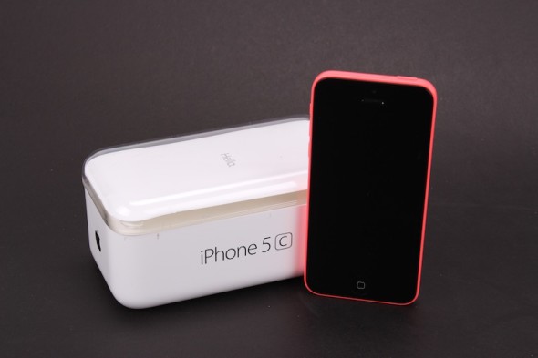 【真機速試】港版 iPhone 5c 開箱、外觀、手感、耐刮測試