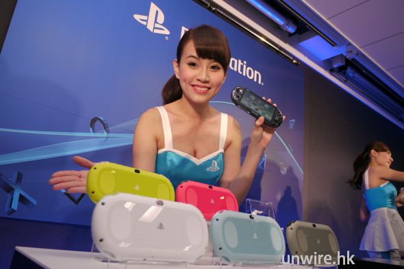 【真機速試】更輕更薄 ! 新 PSV 2000 上手感分享  (PlayStation VITA PCH- 2000)