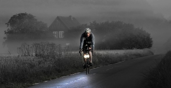 毋須插電 Magnic Light iC 磁力單車燈