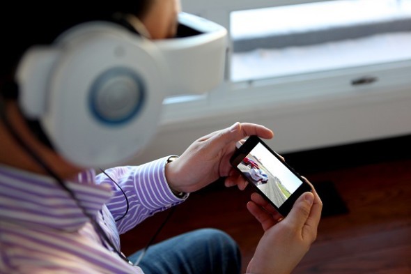 行到邊睇到邊《Avegant Glyph》