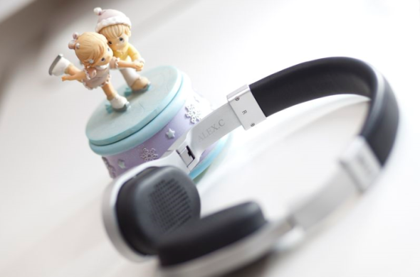 買 KEF M500 耳機 送您鐫刻服務