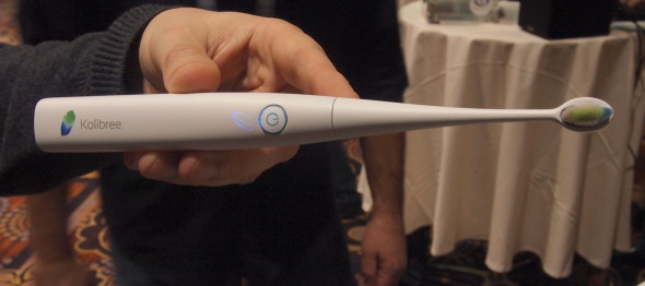 牙刷也要智能！App 顯示牙齒「清潔度」