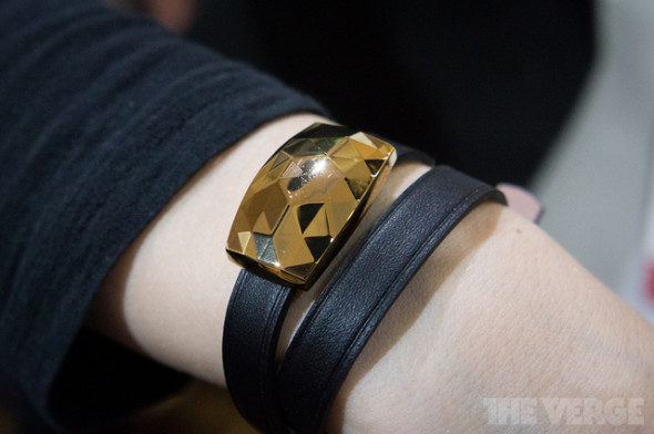 LV 設計！智能手鈪防皮膚老化