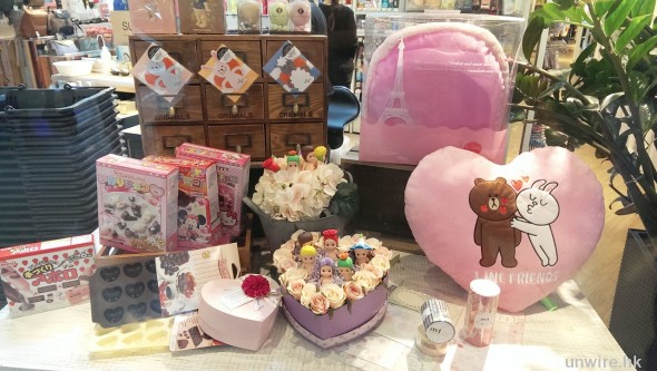 情人節「急救」：教你 10 分鐘起貨 : 999 紙玫瑰、手織頸巾、手畫咭、自家朱古力..